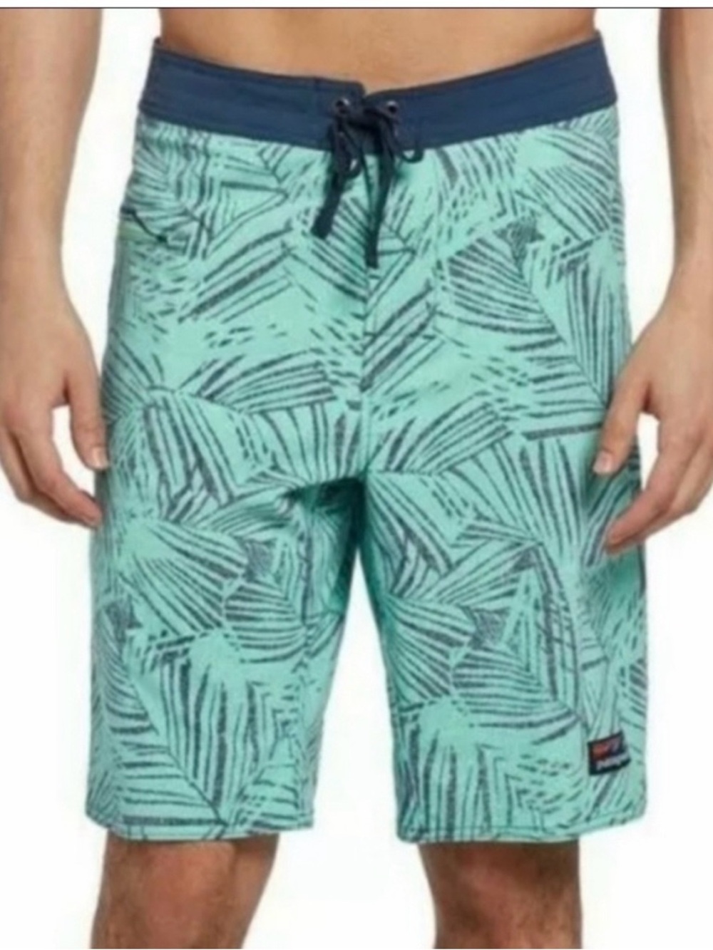 Patagonia men’s stretch Wavefarer Boardshorts in Rain fern speckle